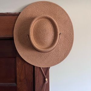 Gigi Pip straw hat w drawstring
